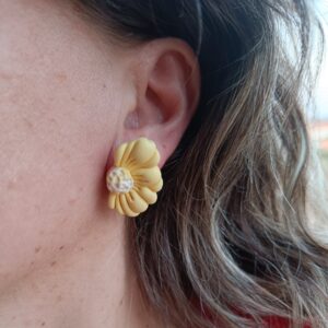 PENDIENTES MARGARITAS Amarillo