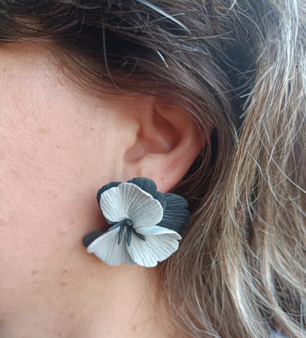PENDIENTES SIETE PETELOS Azul Marino y Gris