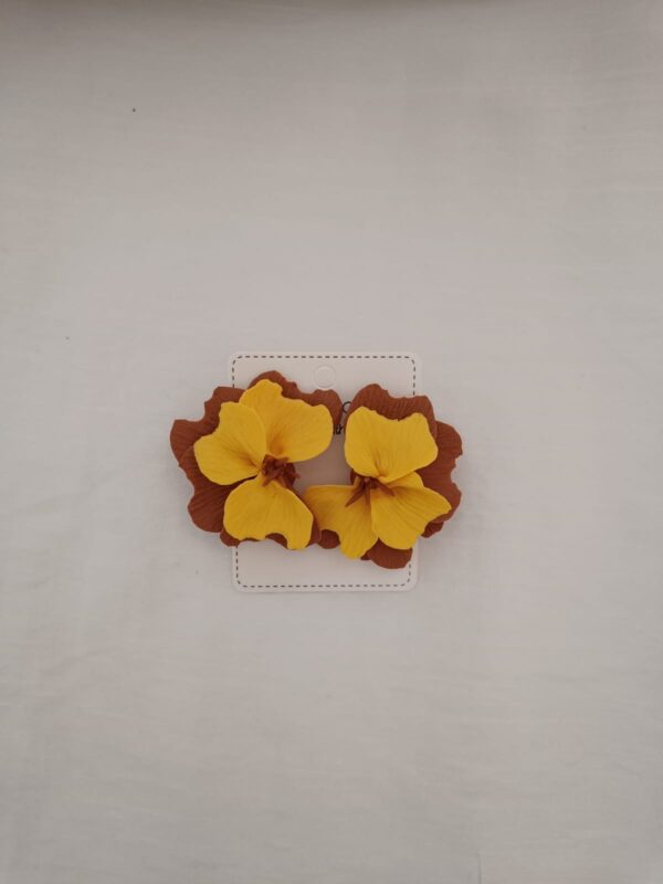 PENDIENTES SIETE PETALOS Maron Ciocolate y Amarillo