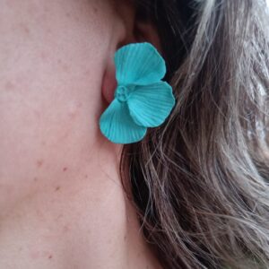PENDIENTES TRES PETALOS Azul Cielo