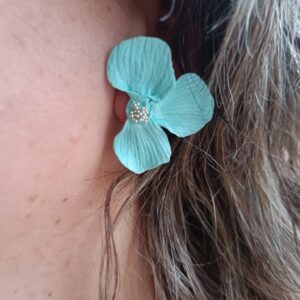 PENDIENTES TRES PETALOS Azul Pastel
