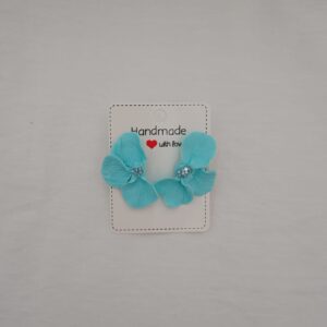 PENDIENTES TRES PETALOS Azul Pastel