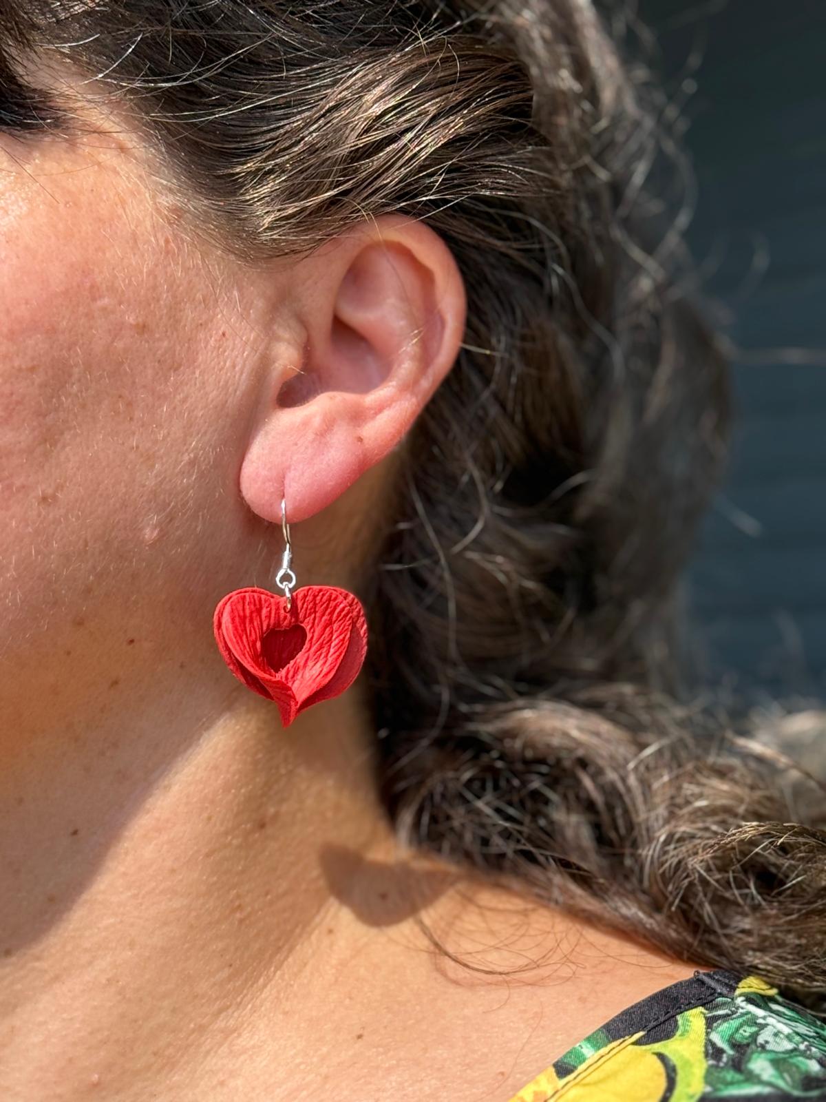 PENDIENTES DOBLE Corazon rojo