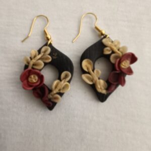 PENDIENTES GOTA Negros y Bej