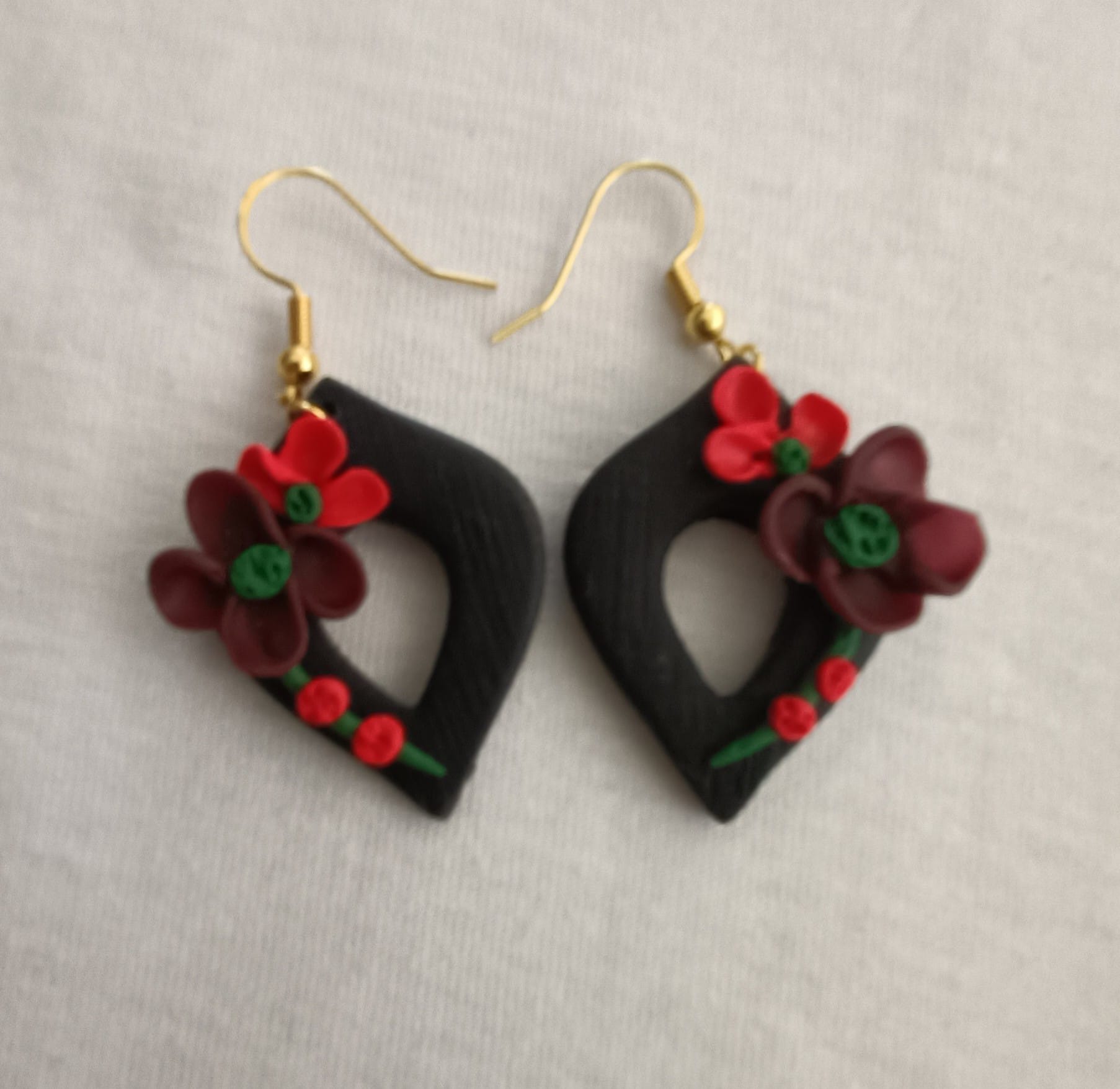 PENDIENTES GOTA Negros y Marron
