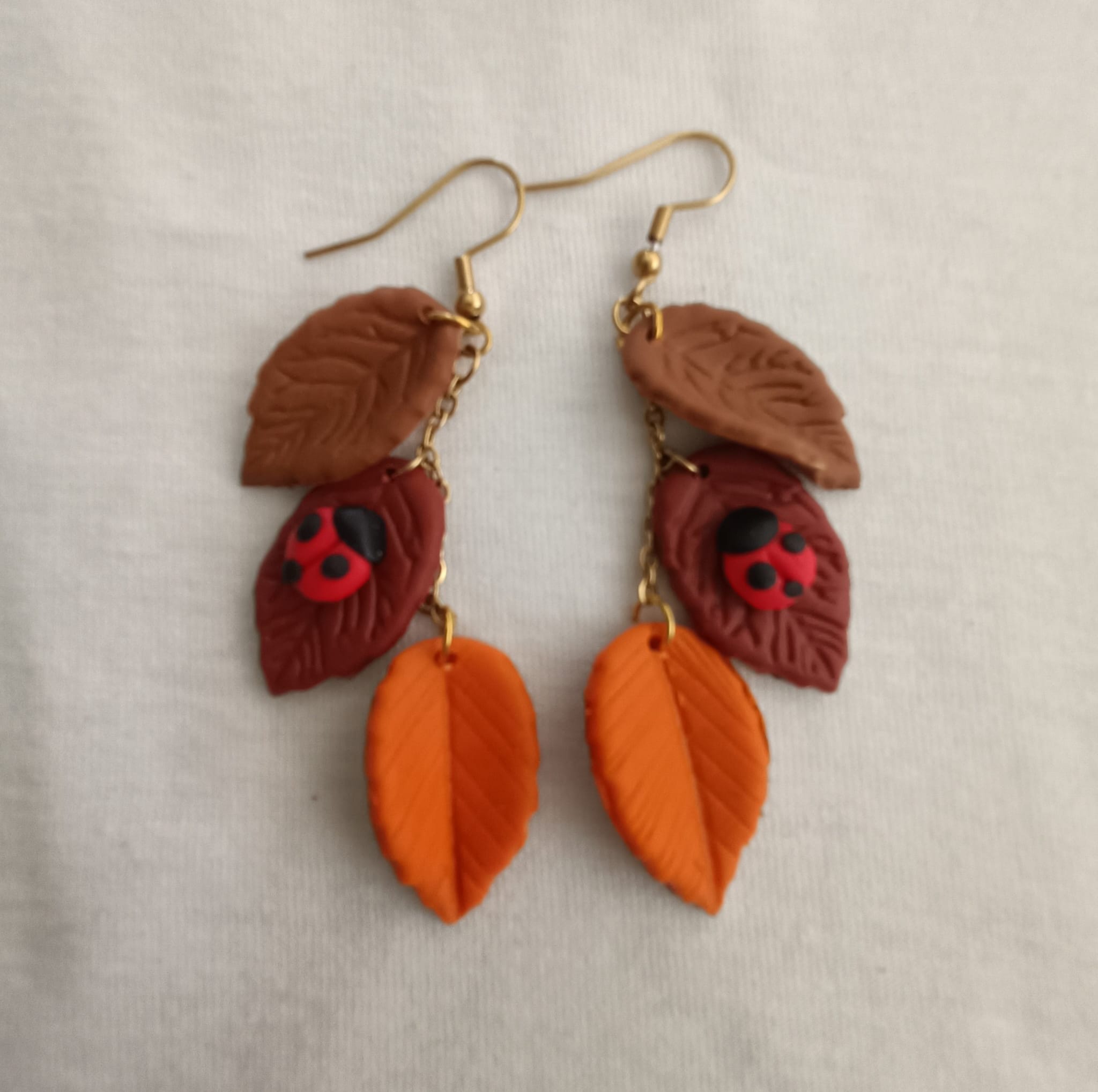 PENDIENTES COLGANDO Ojas